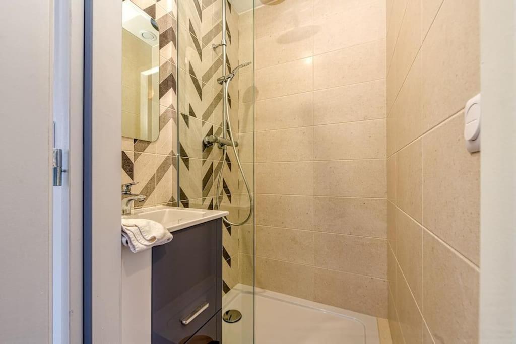 Apartment Standing, 4 Ch Dont 2 Sdb Prive, Clim, Fibre Grenoble