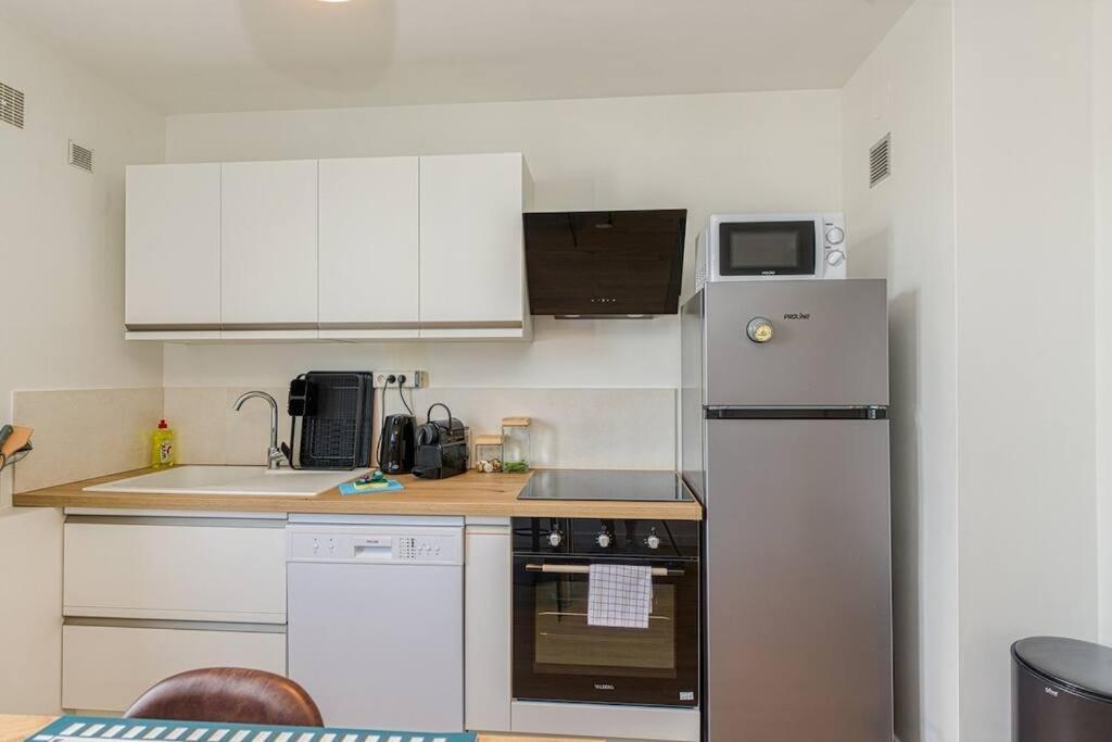 Apartment Standing, 4 Ch Dont 2 Sdb Prive, Clim, Fibre *