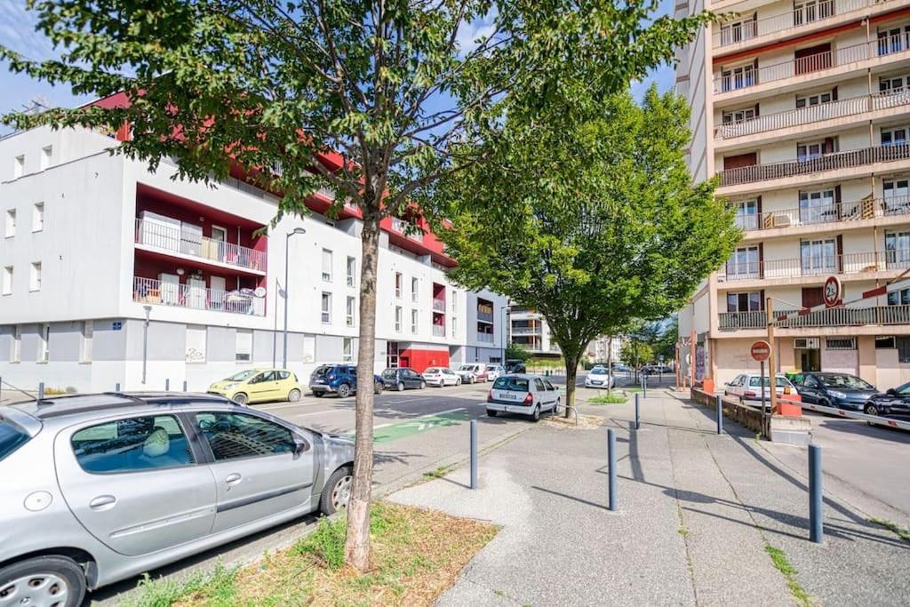 Apartment Standing, 4 Ch Dont 2 Sdb Prive, Clim, Fibre